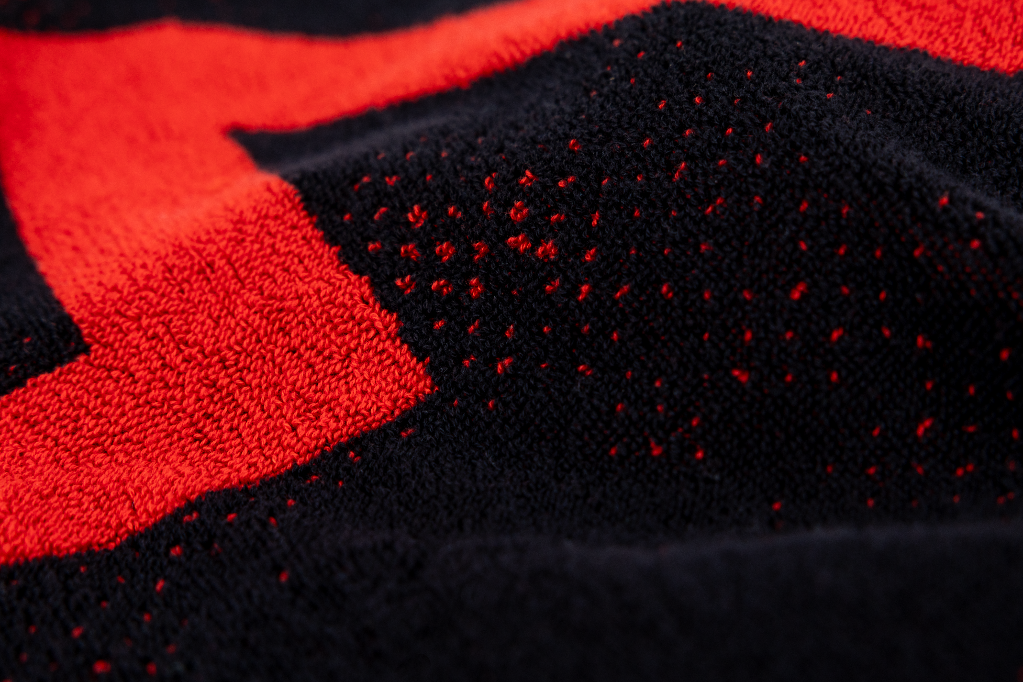 Andro Towel NUZN M black/red